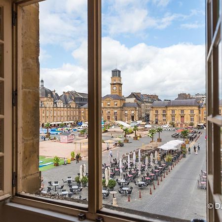 Suites Mana - Matahina Avec Vue Superbe Sur La Place Ducale Et Parking Prive Inclus Charleville-Mezieres Luaran gambar
