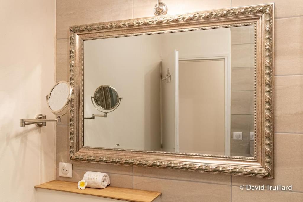 Suites Mana - Matahina Avec Vue Superbe Sur La Place Ducale Et Parking Prive Inclus Charleville-Mezieres Luaran gambar
