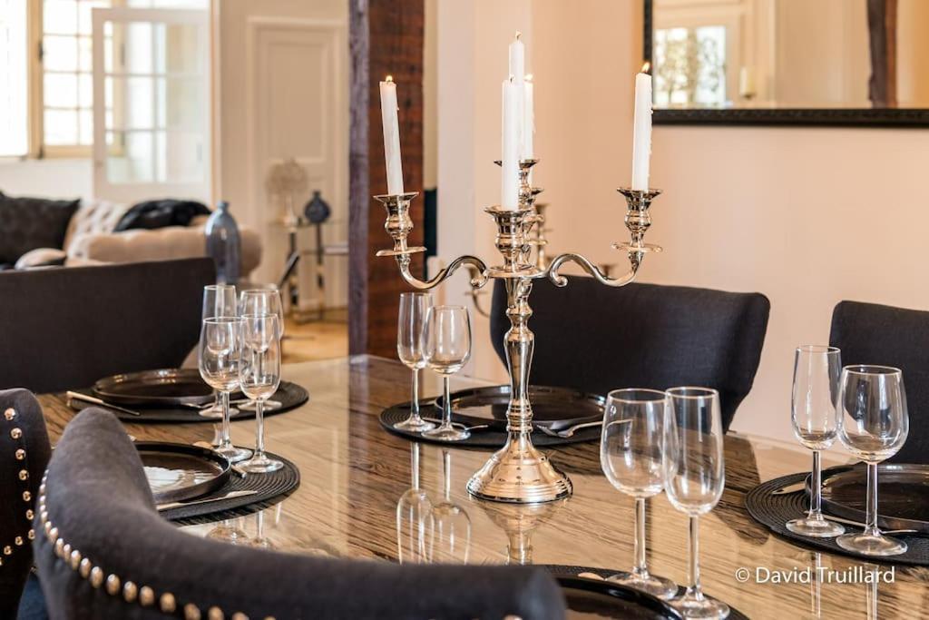 Suites Mana - Matahina Avec Vue Superbe Sur La Place Ducale Et Parking Prive Inclus Charleville-Mezieres Luaran gambar