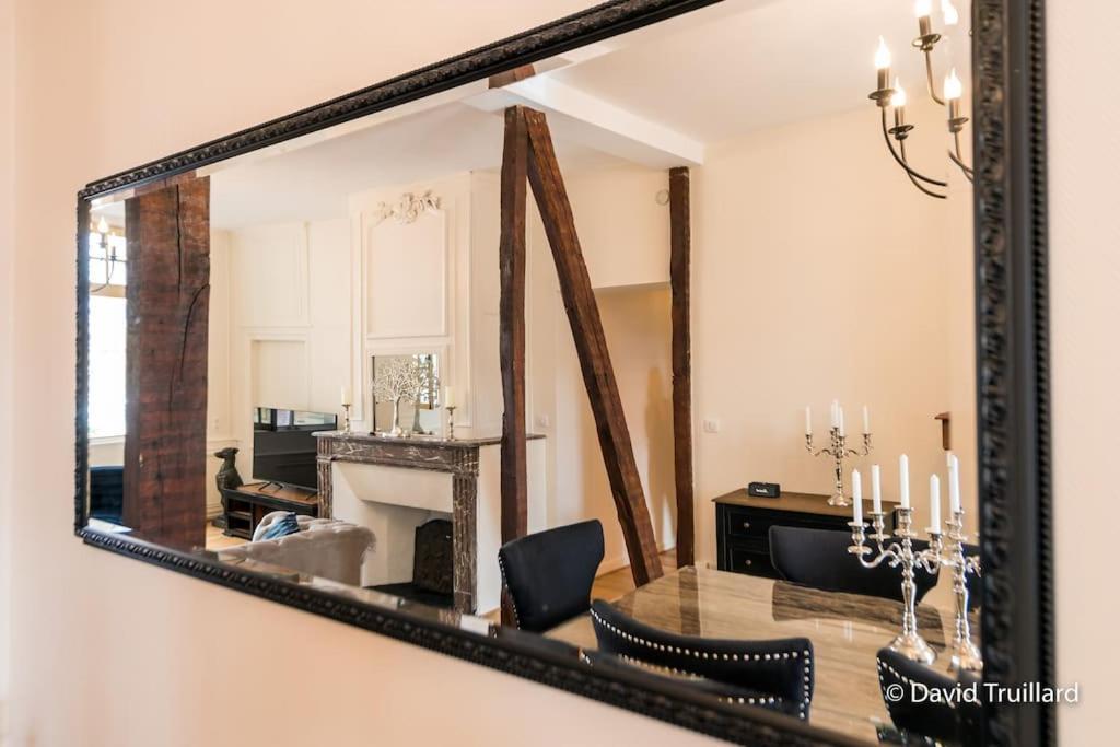 Suites Mana - Matahina Avec Vue Superbe Sur La Place Ducale Et Parking Prive Inclus Charleville-Mezieres Luaran gambar