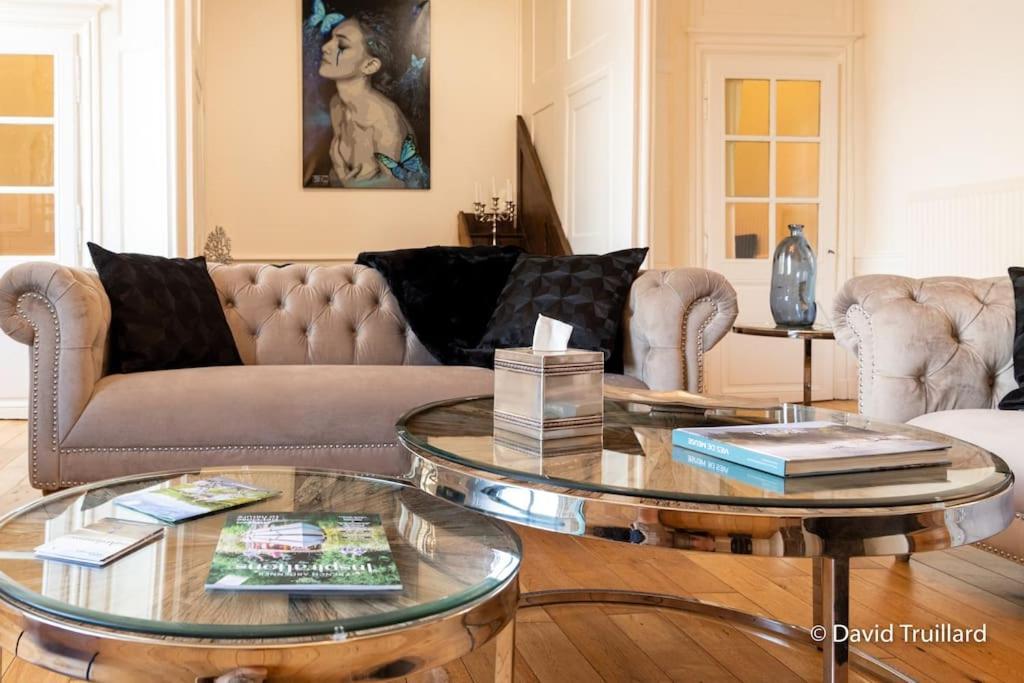 Suites Mana - Matahina Avec Vue Superbe Sur La Place Ducale Et Parking Prive Inclus Charleville-Mezieres Luaran gambar